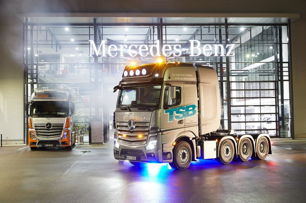 Anniversary vehicle for heavy loads