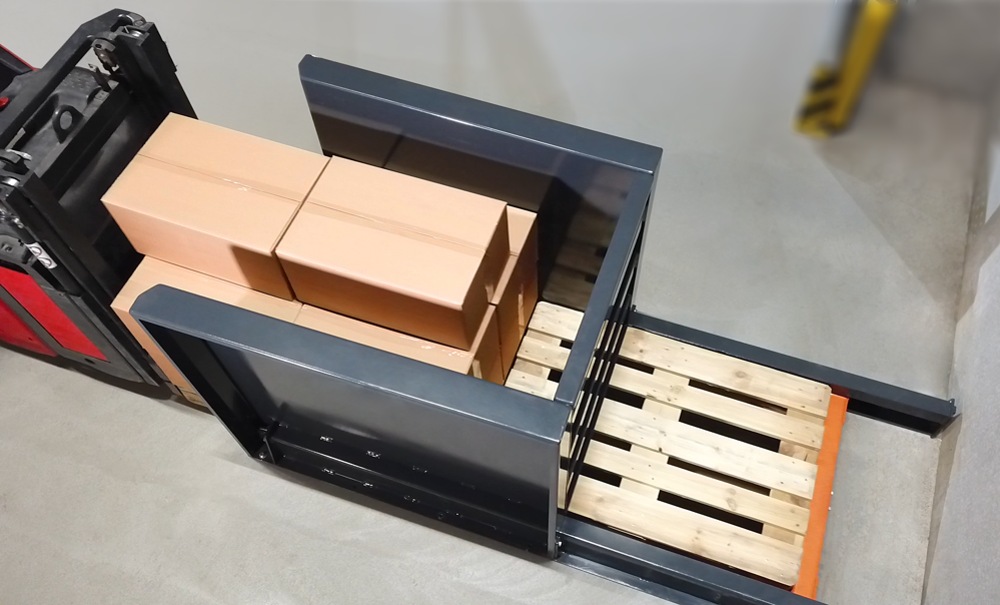 Moving pallets with SW-Paratus