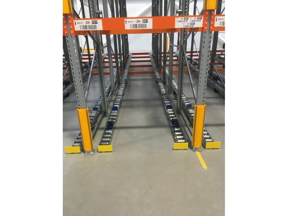 Gravity roller conveyors for the automotive industry from Euroroll