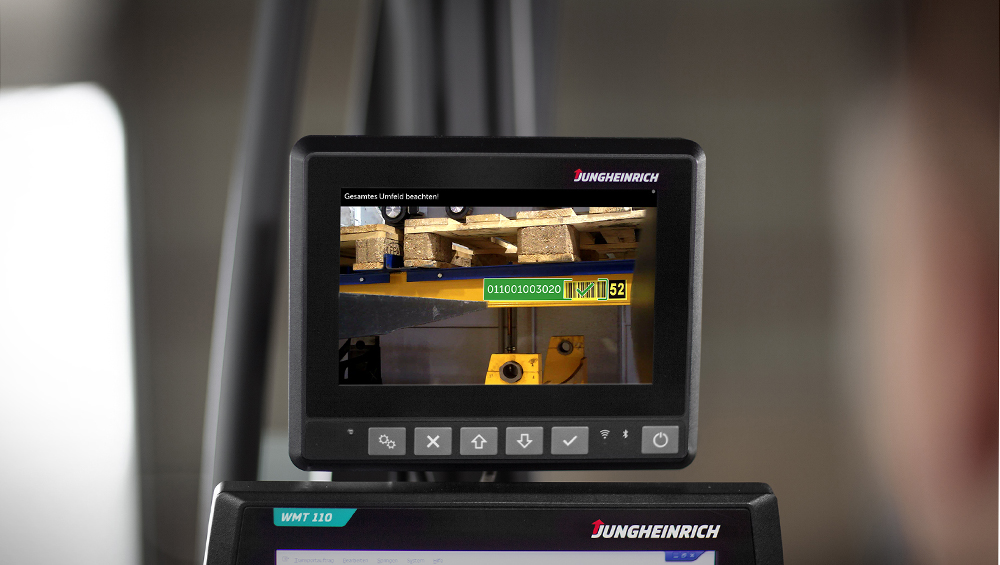 addedVIEW Fork tine camera with scan function from Jungheinrich